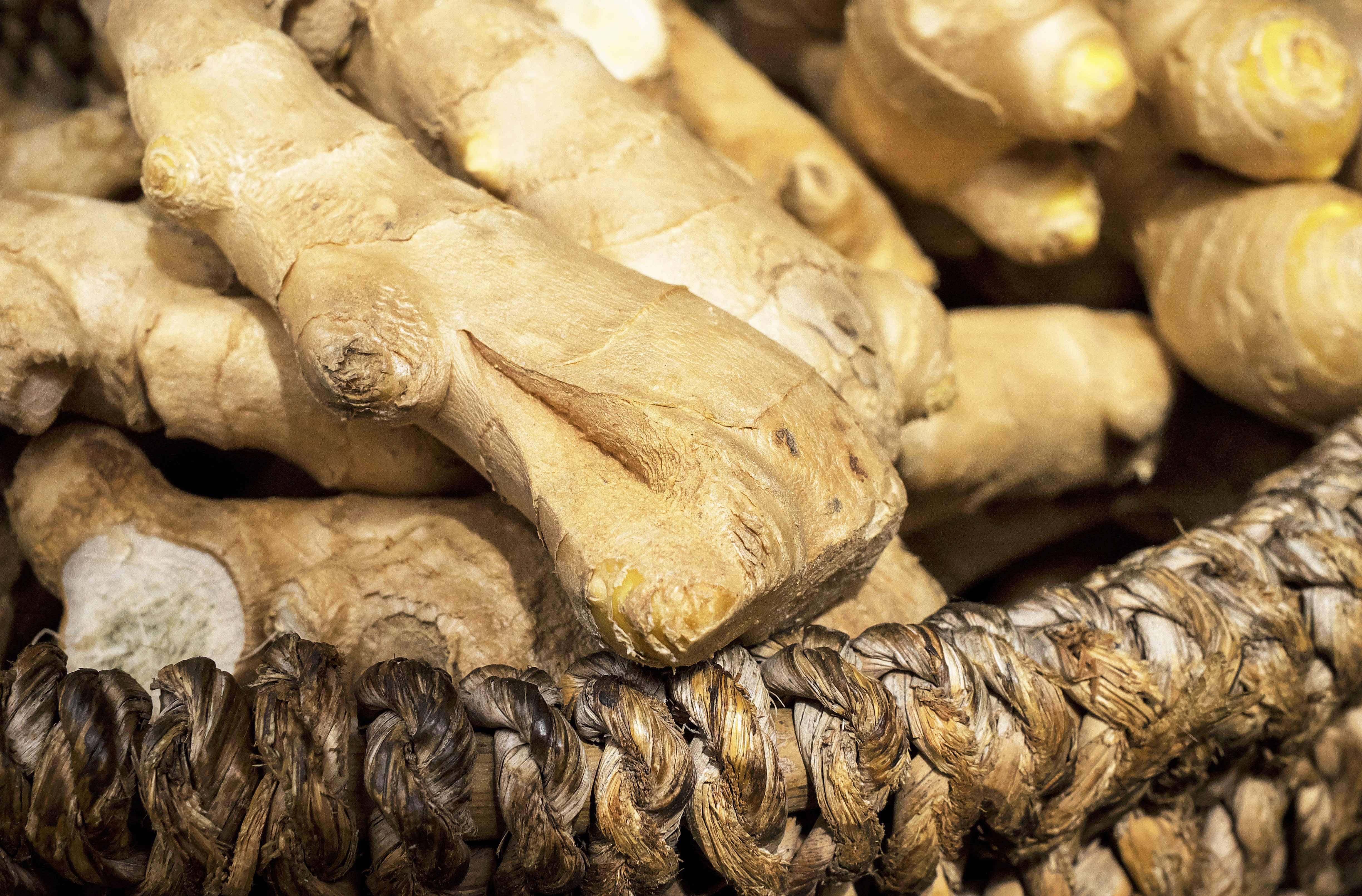 Dry split ginger